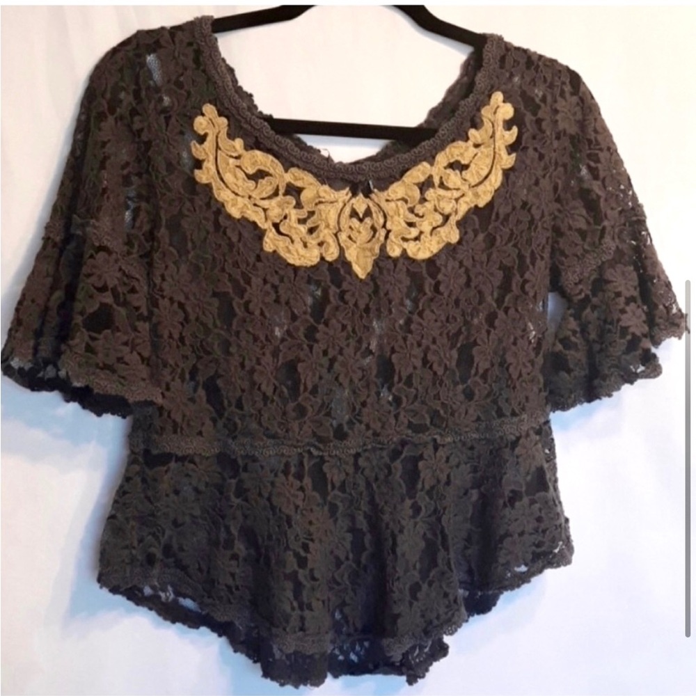 Free People’s Lace Peplum Bell-Sleeve Top Soft Black & Gold Top Size Sma…